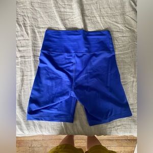 Aritzia bike shorts
